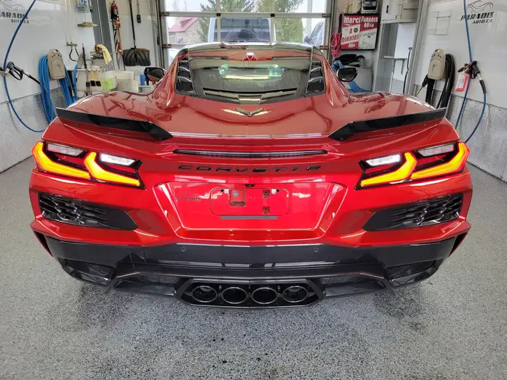 Corvette Z06 — Diffuseur et échappement quadruple central
