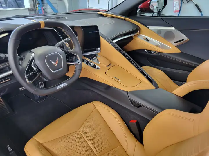 Corvette Z06 — Cockpit cuir Natural Tan