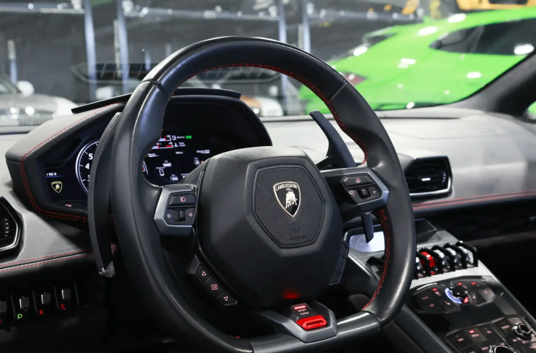 Lamborghini Huracán Spider — Volant et palettes